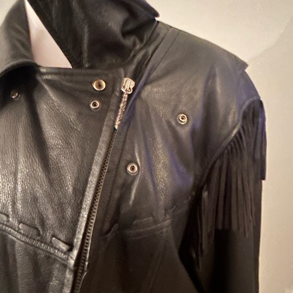 Harley-Davidson Black Leather Jacket with Fringe and Zipper Accents - Picture 6 of 16